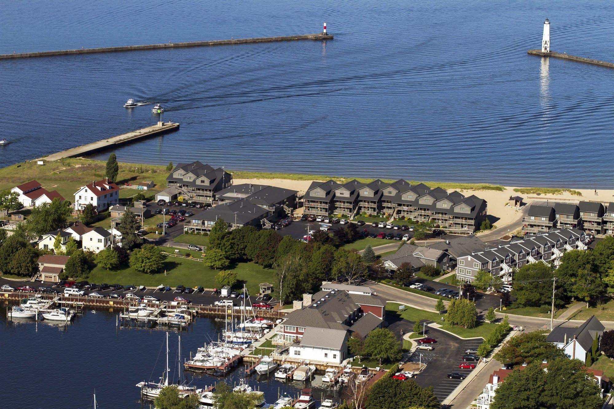 Harbor Lights Resort Frankfort Exteriör bild